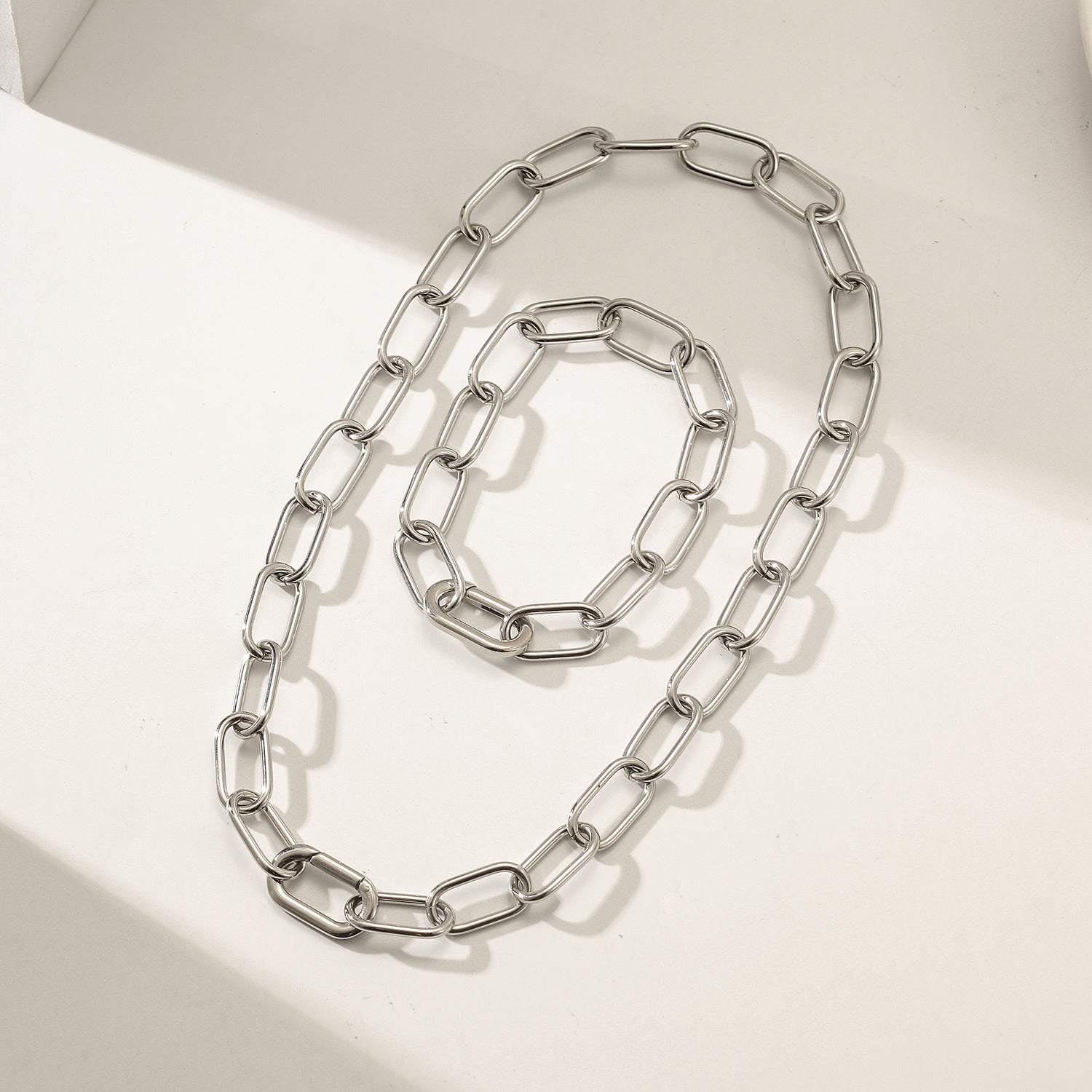 Veinte Once Necklace