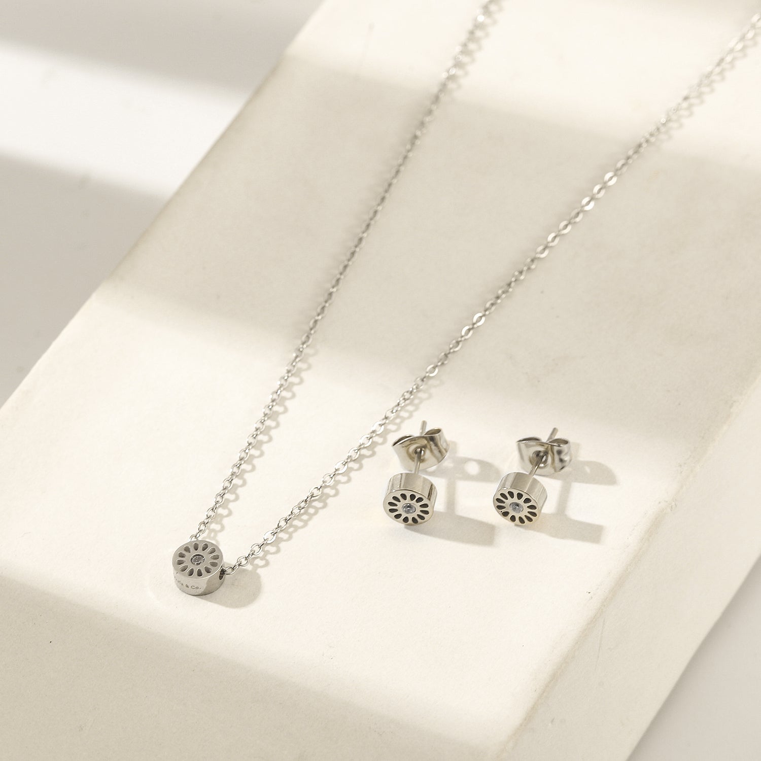 Signature Mini Necklace Silver